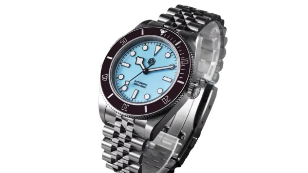 Built for performance and style, the San Martin 40mm BB Diver Watch offers 200m water resistance, NH35 automatic movement, and a striking enamel dial—perfect for every occasion.
